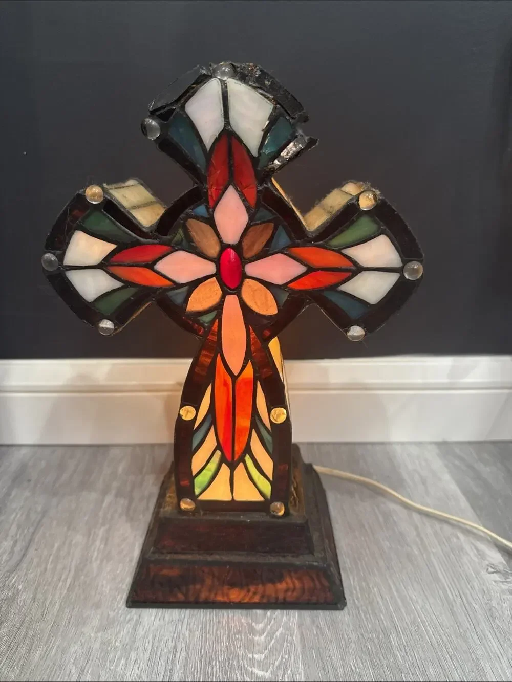Tiffany Lighted Cross Tabletop Cross Stained Glass Desktop Christian 12x8x3” *